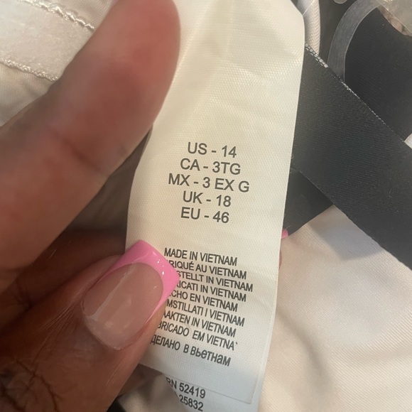 La Blanca black and white one piece size 14 - Picture 5 of 6